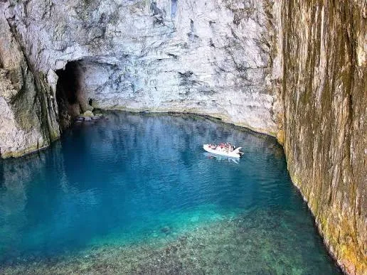 Sazan Island & Karaburun Speedboat Tour from Durrës — photo 2